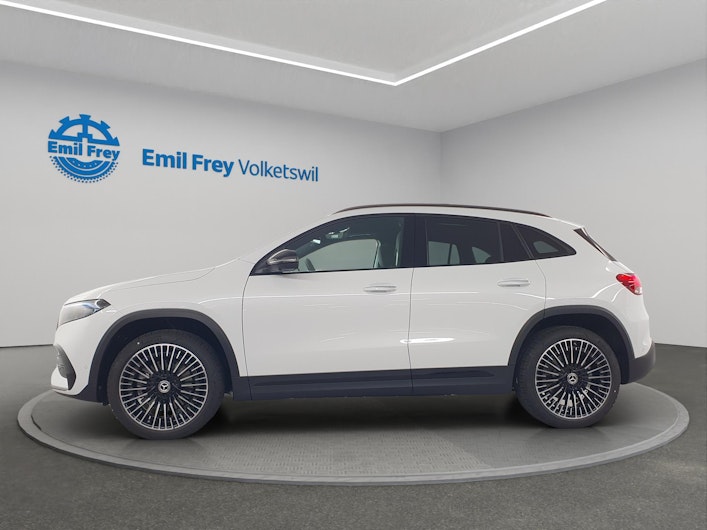 Vehicle image MERCEDES-BENZ EQA 300