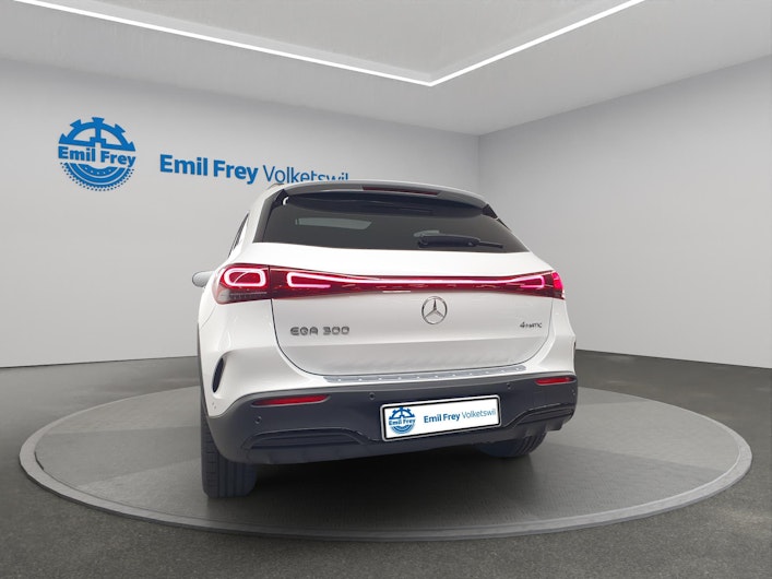 Vehicle image MERCEDES-BENZ EQA 300