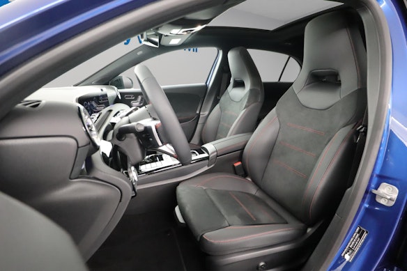 MERCEDES-BENZ A 220 AMG Line 4m 3