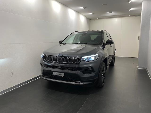 JEEP Compass 1.3 S 4xe: Jetzt Probefahrt buchen!