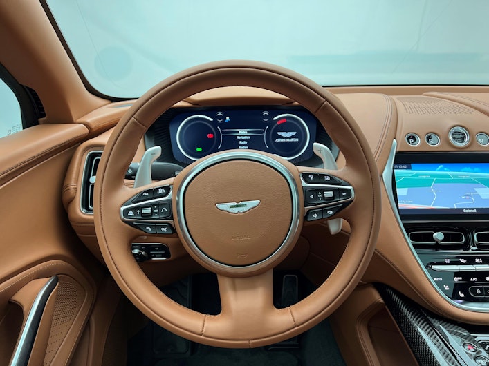 Vehicle image ASTON MARTIN DBX