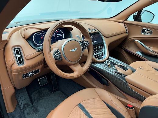 ASTON MARTIN DBX 707 4.0 V8 Bi-Turbo 2