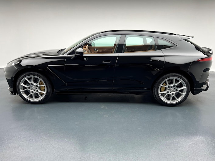 Vehicle image ASTON MARTIN DBX