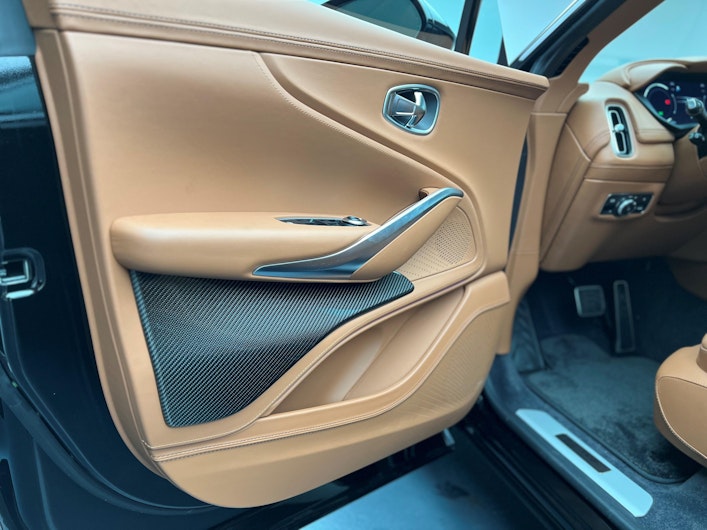 Vehicle image ASTON MARTIN DBX