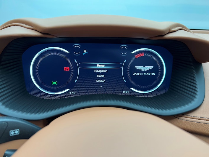 Vehicle image ASTON MARTIN DBX