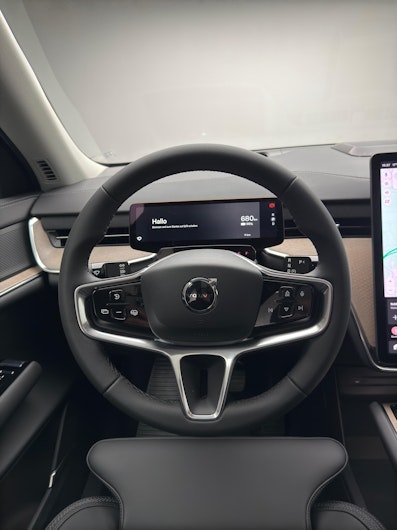 Vehicle image VOLVO EX 90