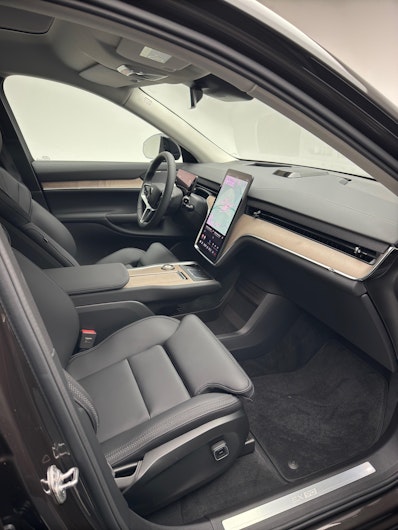 Vehicle image VOLVO EX 90