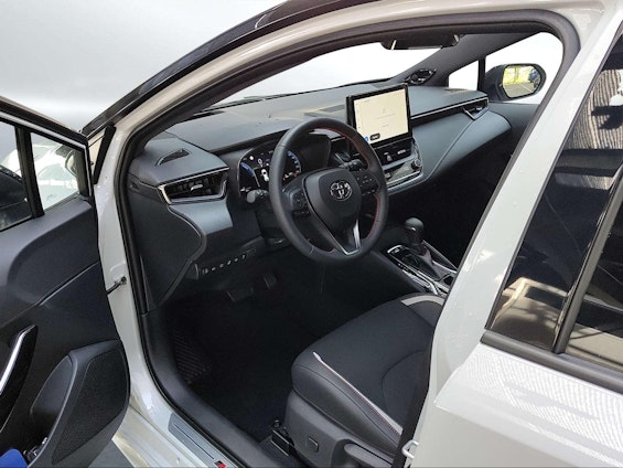 Vehicle image 12