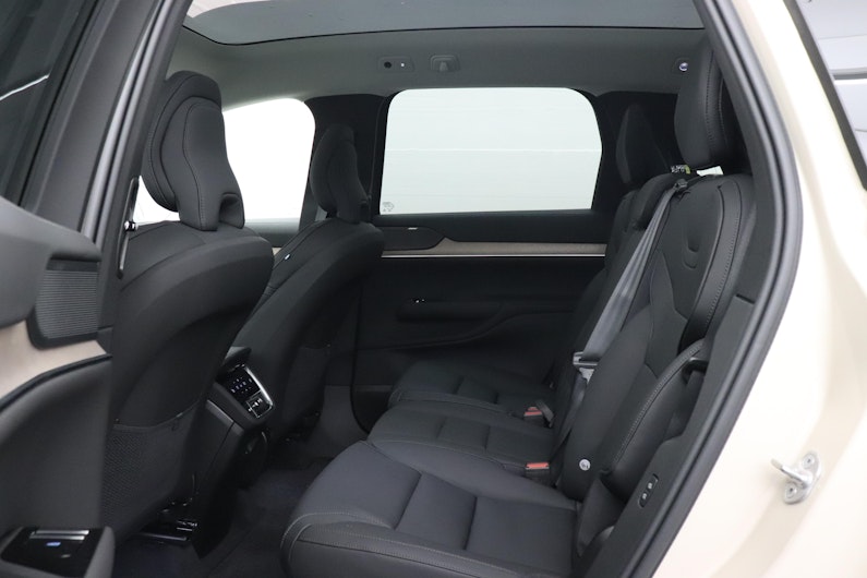 Vehicle image VOLVO EX 90