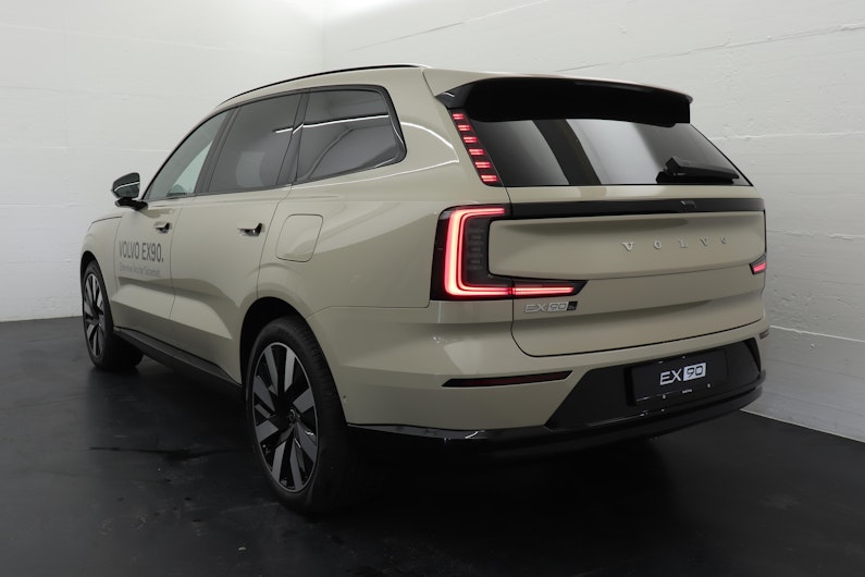 Vehicle image VOLVO EX 90