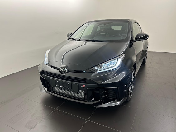 First vehicle image