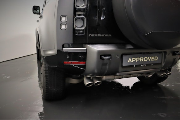 LAND ROVER Defender 110 5.0 V8 SC Carpathian Edition 10