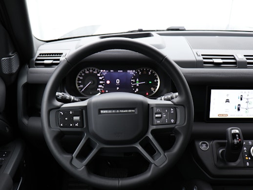 LAND ROVER Defender 90 3.0 D I6 250 X-Dynamic SE 2