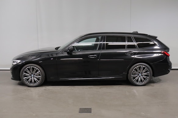 BMW 330i xDrive SAG Touring 4