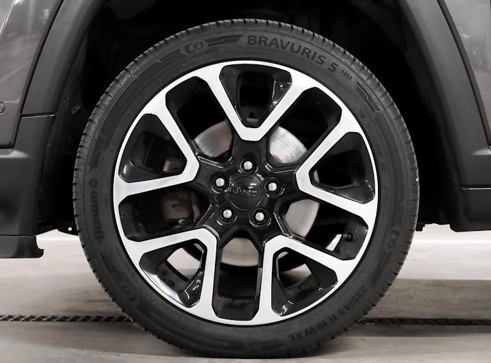 Vehicle image JEEP COMPASS