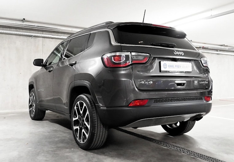Vehicle image JEEP COMPASS