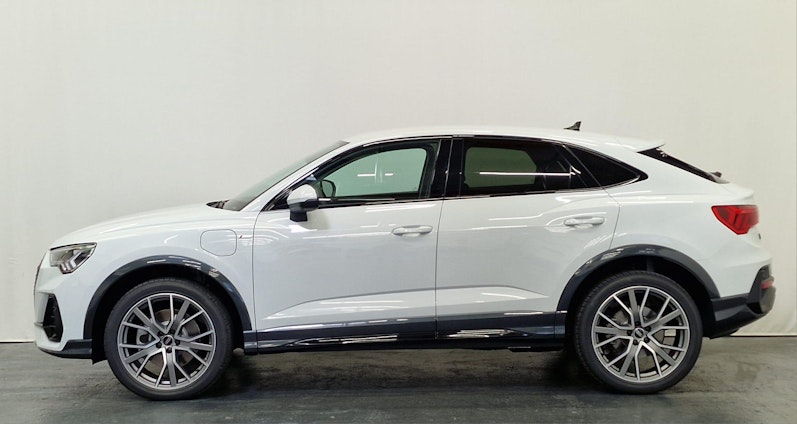 Vehicle image AUDI Q3