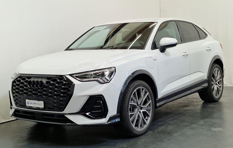 Vehicle image AUDI Q3