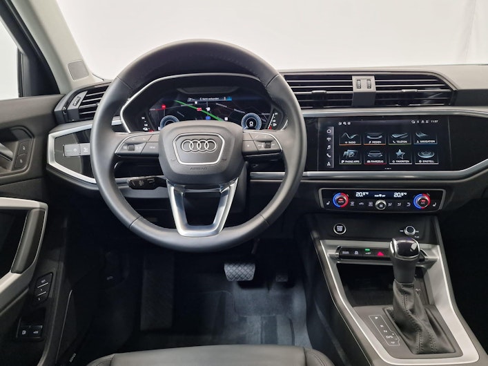 Vehicle image AUDI Q3