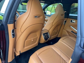 Vehicle image ASTON MARTIN DBX 4.0 V8 Bi-Turbo