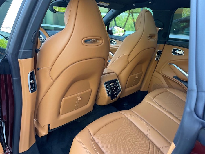 Vehicle image ASTON MARTIN DBX