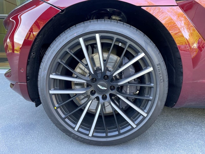 Vehicle image ASTON MARTIN DBX