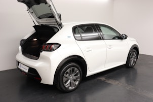 Vehicle image PEUGEOT 208 e-Allure - 100% Electric