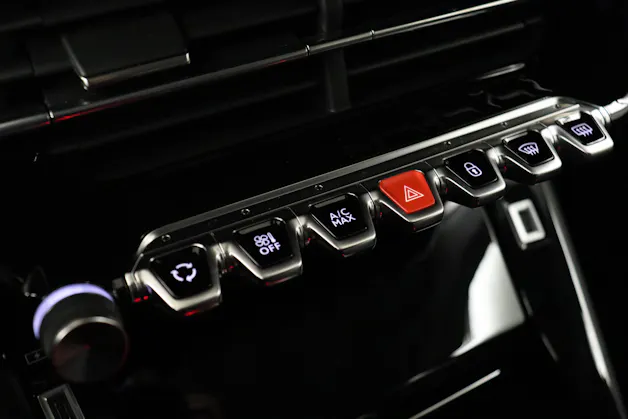 Peugeot 208 e-Allure - 100% Electric