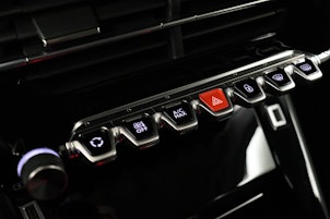 Vehicle image PEUGEOT 208 e-Allure - 100% Electric