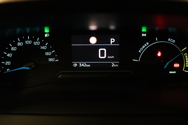 Vehicle image PEUGEOT 208