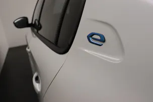 Peugeot 208 e-Allure - 100% Electric