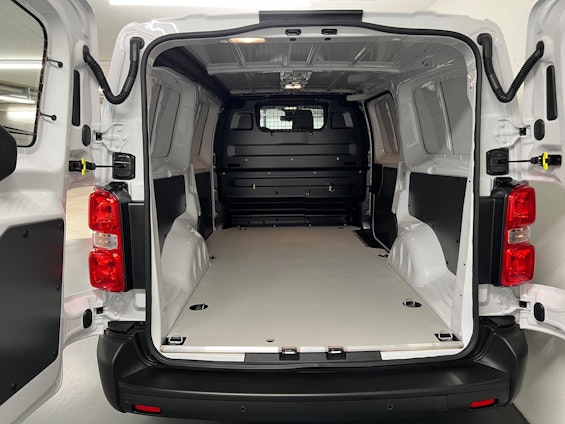 Vehicle image 8 Vehicle image 8