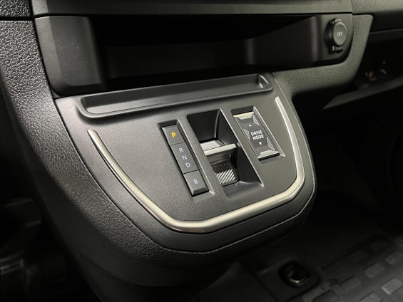 Vehicle image 6 Vehicle image 6