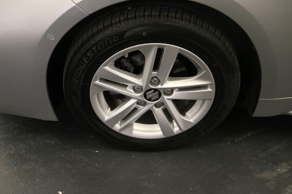 SUZUKI Swace 1.8 Compact Top Hybrid 7