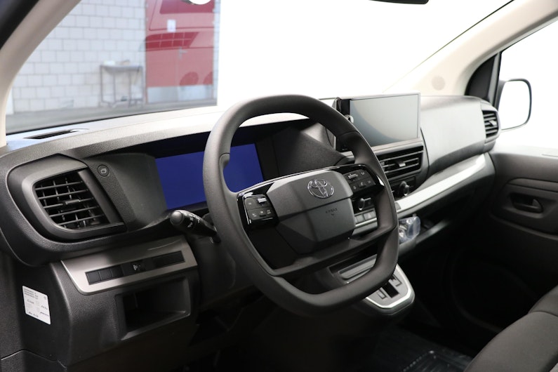 Vehicle image TOYOTA PROACE