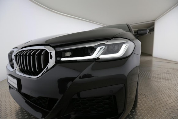 BMW 530d xDrive Touring 9