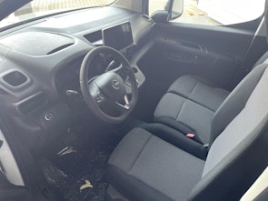 Vehicle image OPEL -e Cargo 2.4 t XL Electric