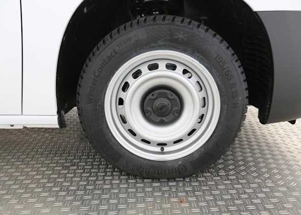 Vehicle image 8 Vehicle image 8