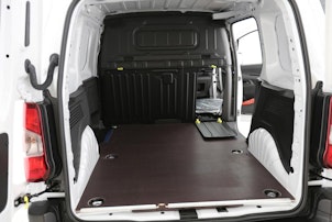 Vehicle image OPEL Combo-e Cargo 2.4 t Electric