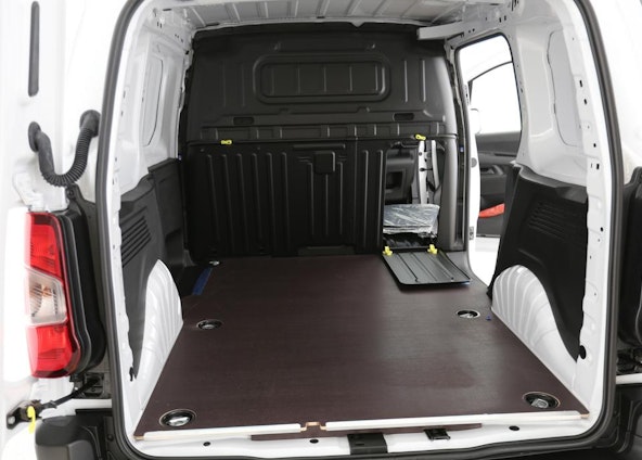 Vehicle image 7 Vehicle image 7