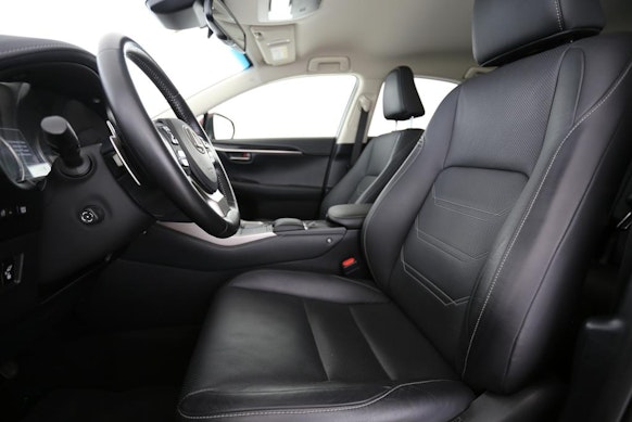 LEXUS NX 300h Excellence 2