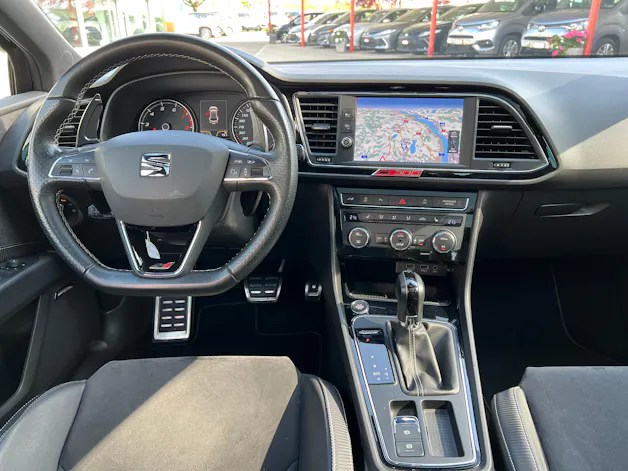 SEAT Leon ST 2.0 TSI 300 Cupra 4Drive DSG