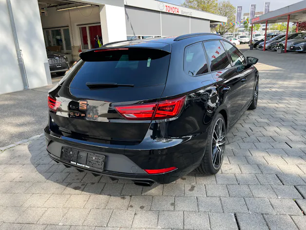 SEAT Leon ST 2.0 TSI 300 Cupra 4Drive DSG