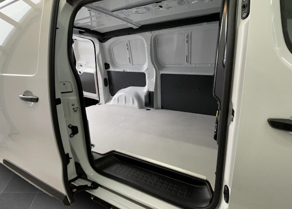 Vehicle image 10 Vehicle image 10