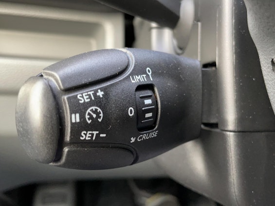 Vehicle image 14 Vehicle image 14