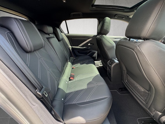 Vehicle image 11 Vehicle image 11