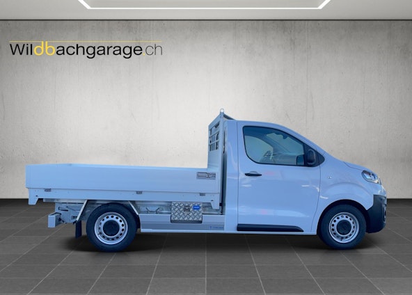 Vehicle image 4 Vehicle image 4