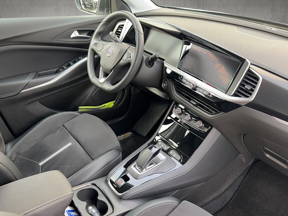 Vehicle image 9 Vehicle image 9