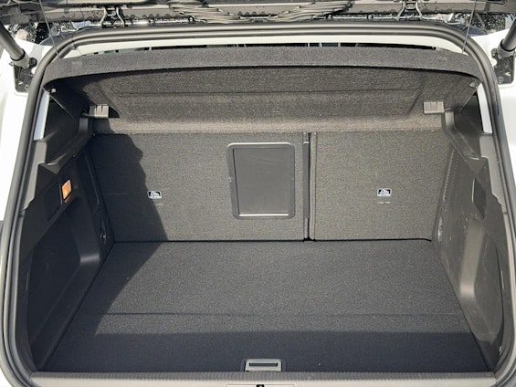 Vehicle image 8 Vehicle image 8