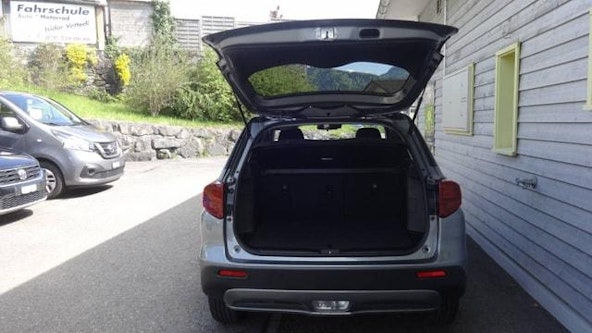 Vehicle image 6 Vehicle image 6